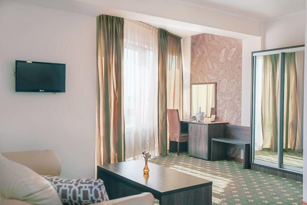 Golden Palace Hotel Almaty Eksteriør billede