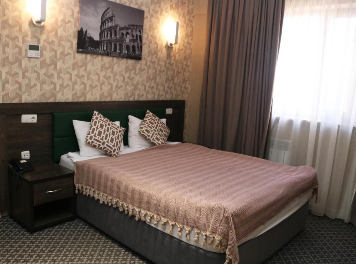 Golden Palace Hotel Almaty Eksteriør billede