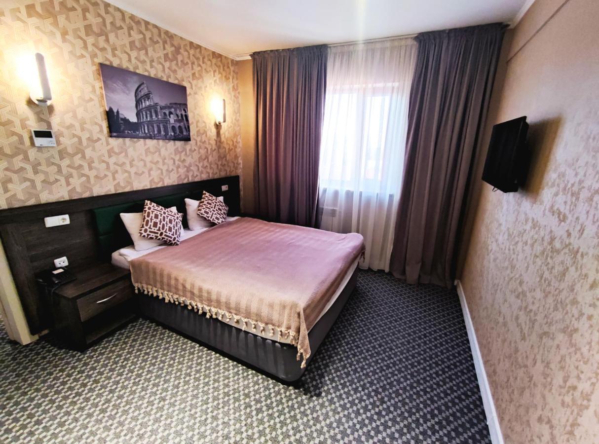 Golden Palace Hotel Almaty Eksteriør billede