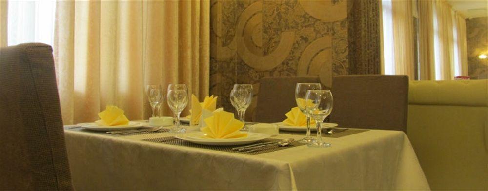 Golden Palace Hotel Almaty Eksteriør billede